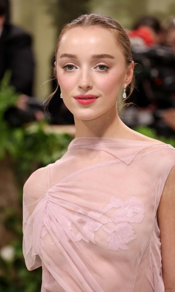 Phoebe Dynevor