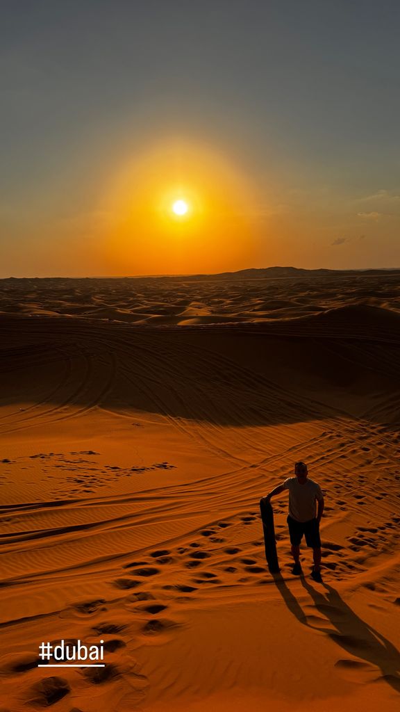 Ricky Martin publicó esta hermosa postal desde el desierto en Dubái.