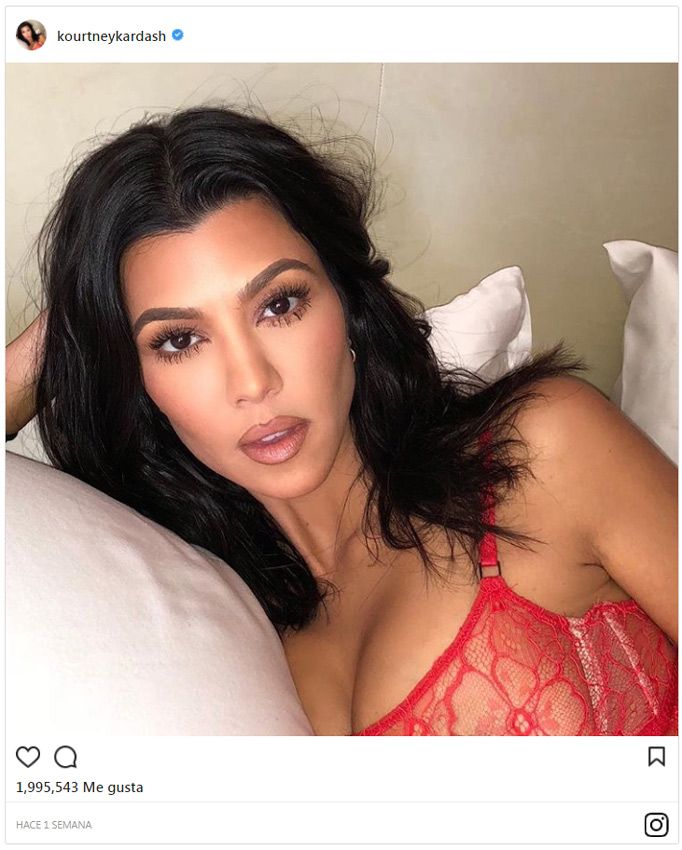 Kourtney Kardashian recupera la técnica de maquillaje que ya usaban nuestras madres 