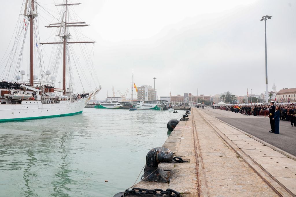 Los Reyes en la salida de Elcano