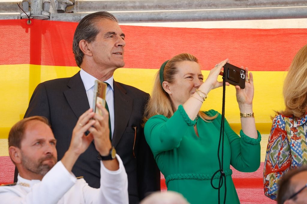 Cristina de Borbon dos Sicilias y  Pedro Lopez Quesada en la Escuela Naval de Marín el 16 julio de 2024