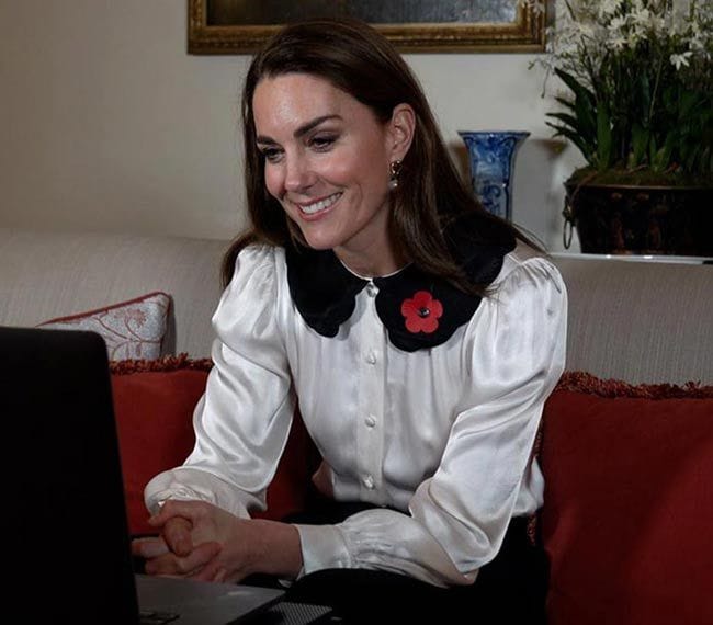 Kate Middleton con cuello bobo