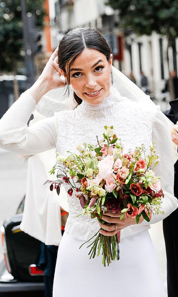 Hola 4153. Boda hermano María Fernández Rubíes.