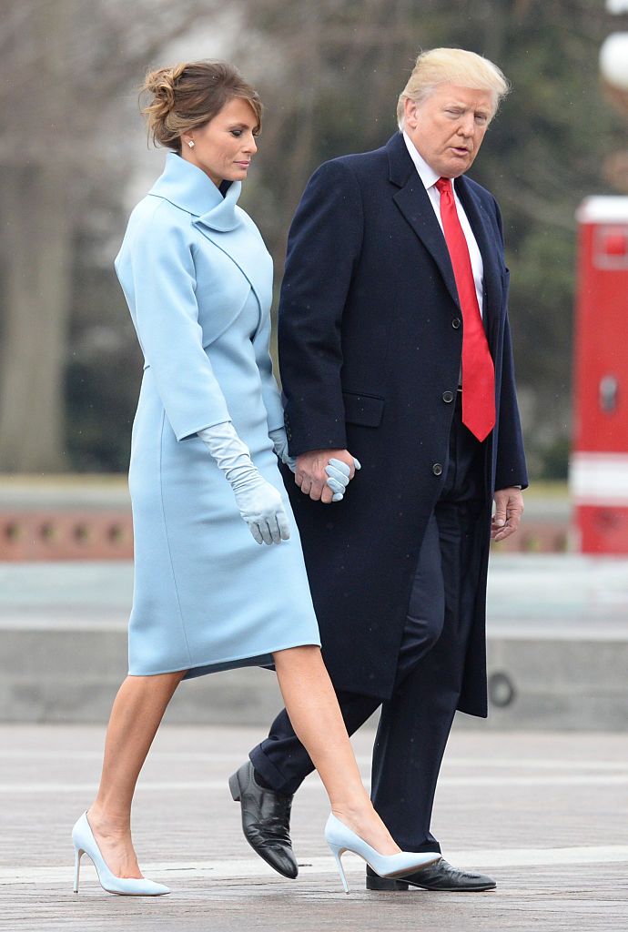 Donald y Melania Trump tras la inauguración de la presidencia y salida de Obama.