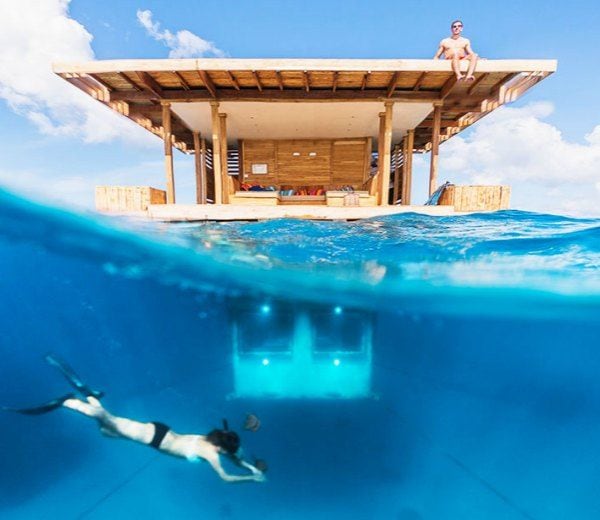 The Manta Resort, situado en la Isla de Pemba, en Tanzania, cuenta con el añadido de tener un diseño conocido como underwater room. © Esgar Viajes
