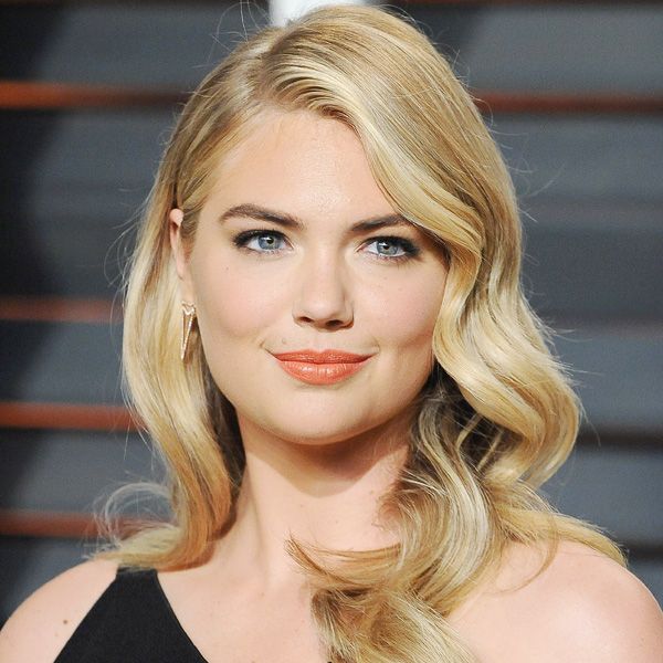 La modelo Kate Upton, pura sensualidad con un brillante naranja
