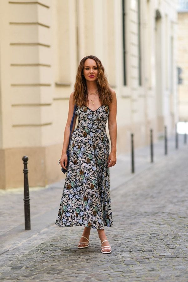 vestido flores escote