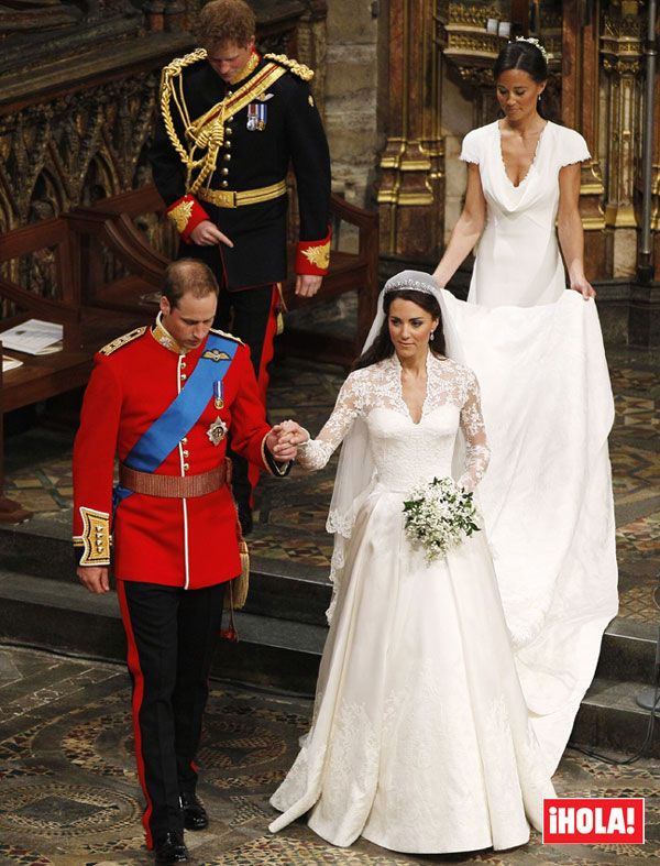 Pippa se convirtió en la protagonista inesperada de la boda de los Duques de Cambridge, en la que fue dama de honor de su hermana y en la que llevó un ceñido vestido blanco de Alexander McQueen, que captó la atención de las portadas de todo el mundo
