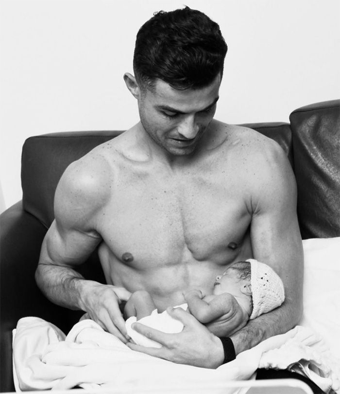 Cristiano Ronaldo con su hija