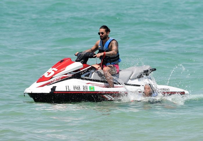 maluma moto agua