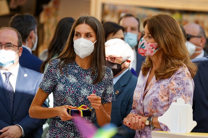 La reina Letizia en la Feria del Libro de Madrid