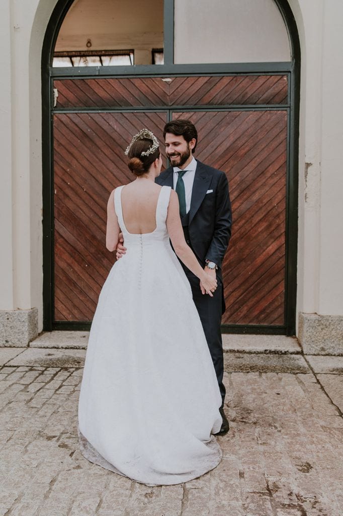 El vestido de novia de Carola Escamez en su boda con Roberto Martín