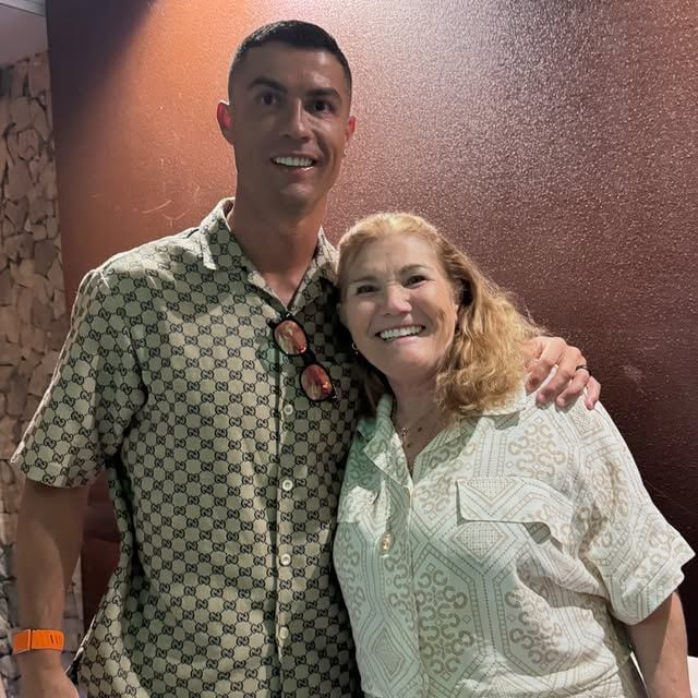 Cristiano Ronaldo y su mamá, la señora Dolores