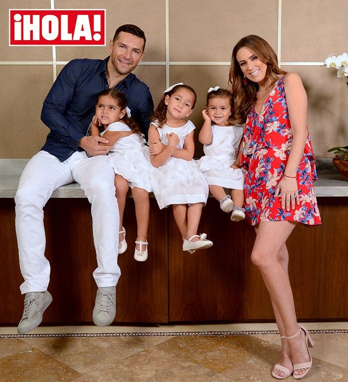 Jacky Bracamontes y familia