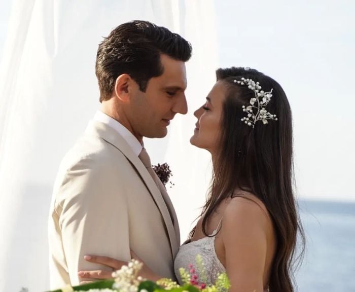 Kaan Urgancıoğlu y Pinar Deniz en su boda en la ficción en 'Secretos de familia'