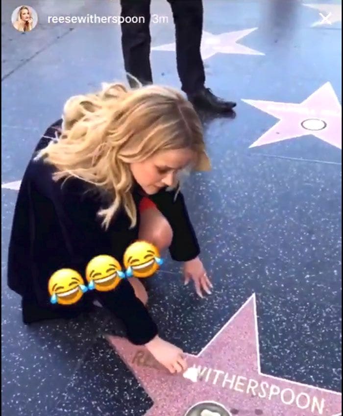 Reese Witherspoon saca brillo a su estrella en el paseo de la fama