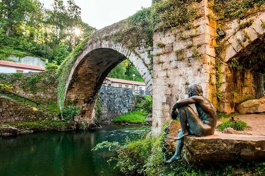 Liérganes, escultura hombre-pez