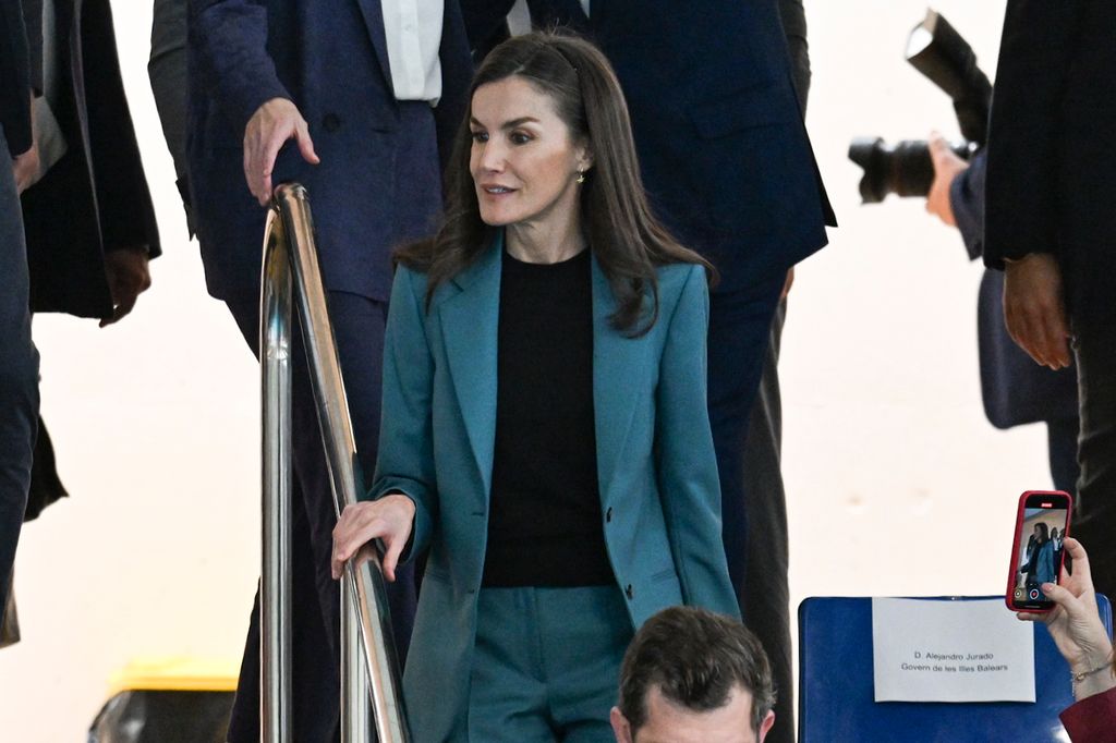 Reina Letizia con traje en Palma de Mallorca