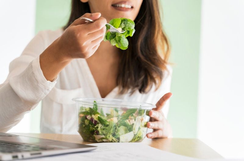 gettyimages chica ensalada