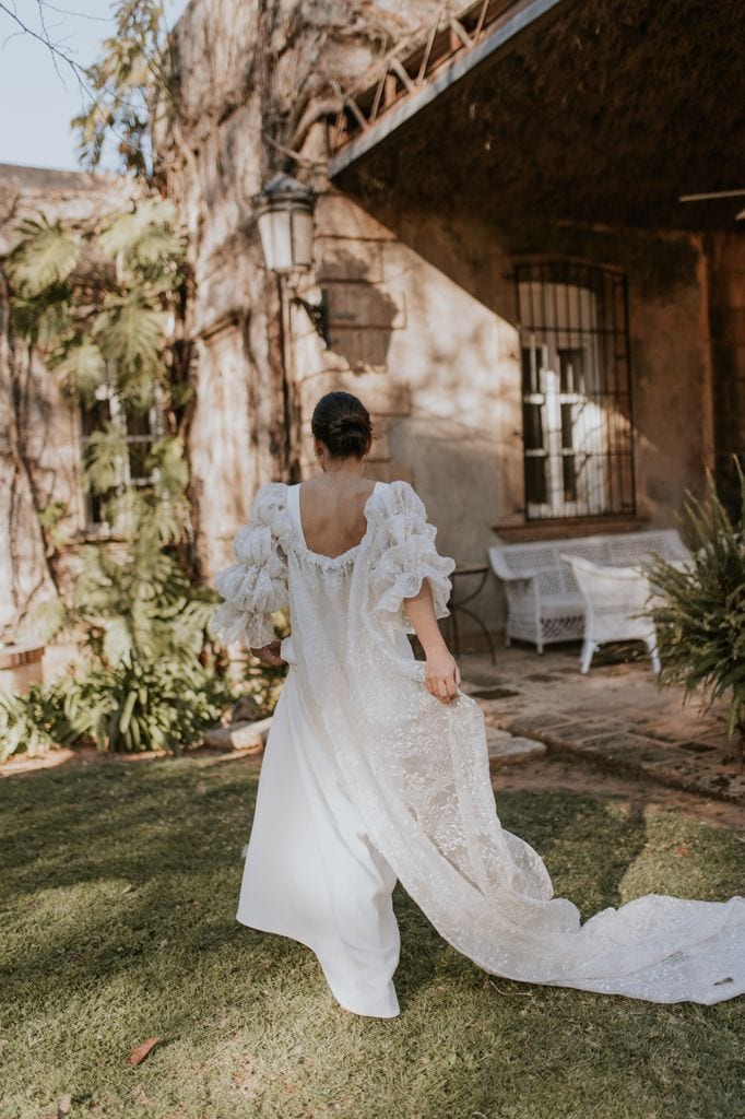 Vestido de novia a medida de Aleste Atelier