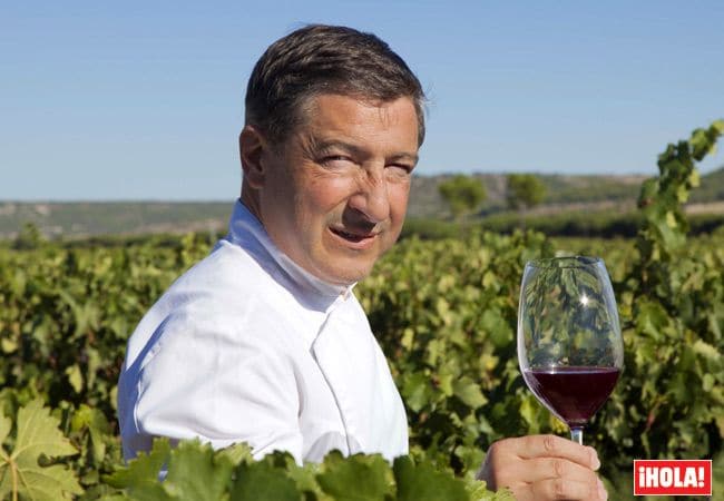 Joan Roca, chef de 'El Celler de Can Roca' (tres estrellas Michelin y número 1 de la influyente lista 'The World's 50 Best Restaurants') fue el invitado de honor en el tradicional 'pisado de uvas' que cada otoño celebra 'Abadía Retuerta LeDomaine' con motivo de su vendimia anual. Foto: David Bermejo.
