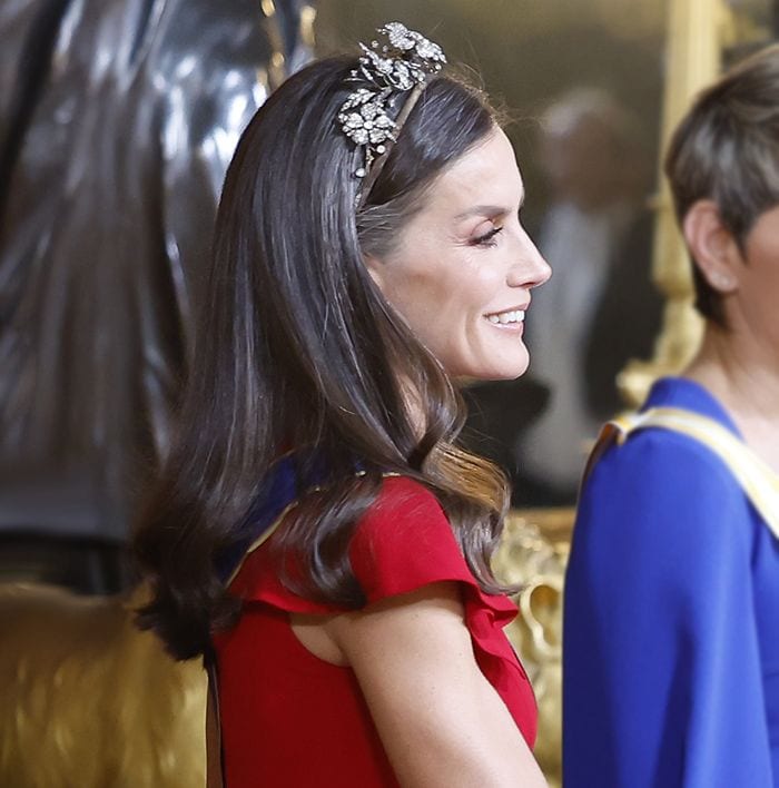 Doña Letizia moderniza la tiara floral