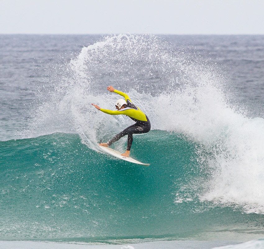 Surf, playa de Laga, Vizcaya