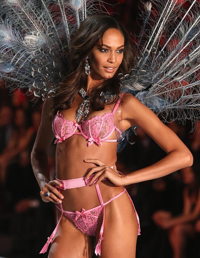 joan_smalls_sexy_pic_1a