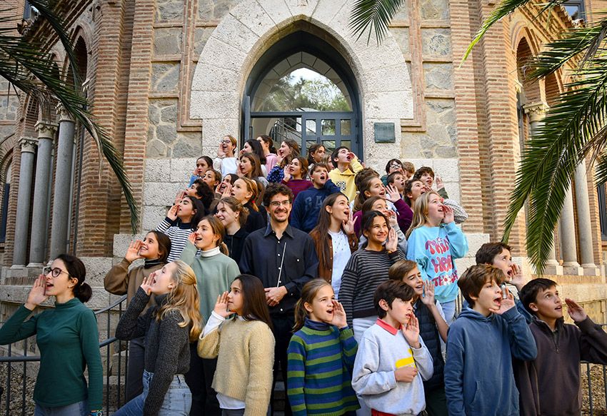 prensa   escolania del recuerdo  en los jardines del cabo noval