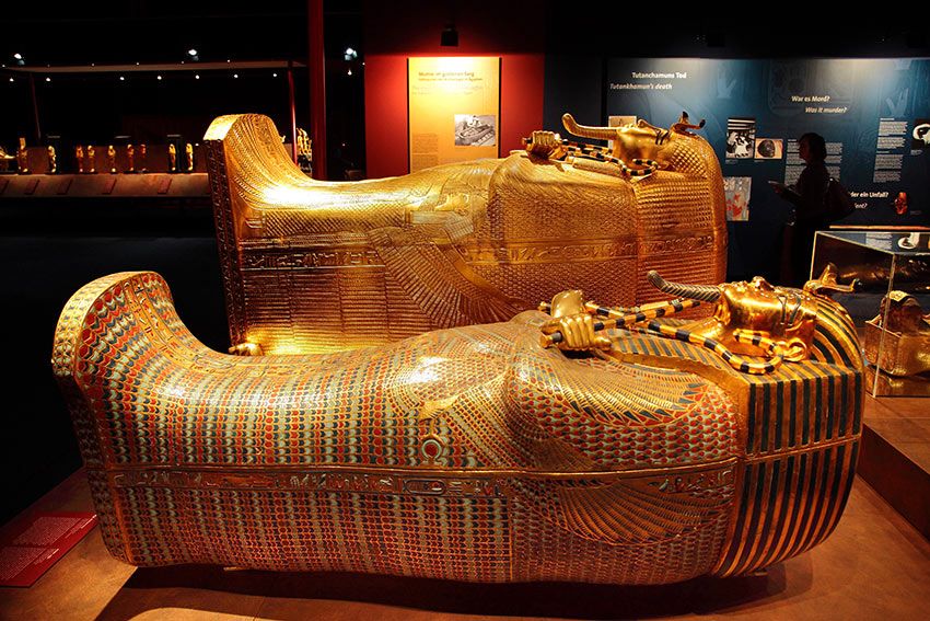 king-tut-golden-mummy-cases