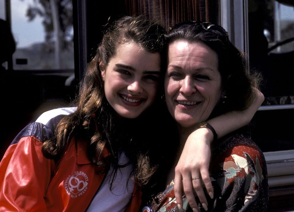 Brooke Shields y su madre Teri Shields en 1980