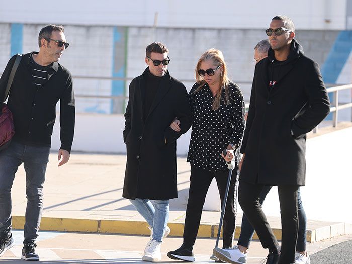 Yulen Pereira, Belén Esteban y Miquel Rodríguez en el funeral de  Bernardo Pantoja