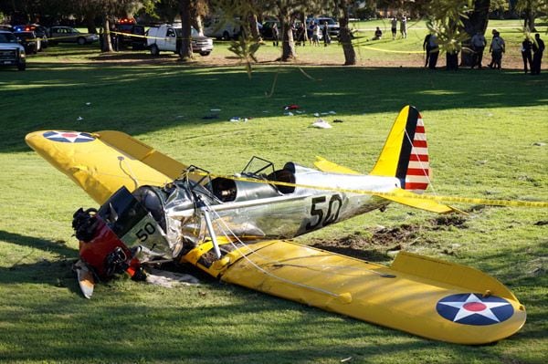 Harrison Ford pilotaba una avioneta ST3KR de Ryan Aeronautical, que había sido construida en 1942, el mismo año de su nacimiento. Poco después de despegar, la avioneta se estrellaba en el campo de golf de Penmar, a pocos kilómetros del aeropuerto de Santa Mónica
