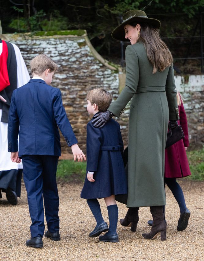 El príncipe Louis en la misa de Navidad