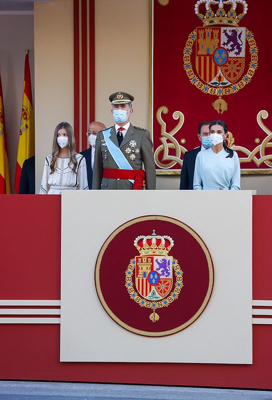 Los Reyes y la infanta Sofía presiden la Fiesta Nacional, por primera vez sin la heredera