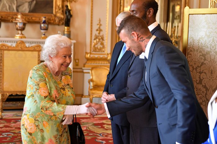 La nueva cita de los Duques de Sussex con la reina Isabel II en la que también estuvo David Beckham