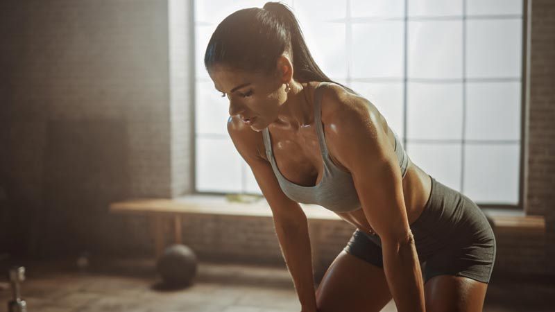 mujer entrenando