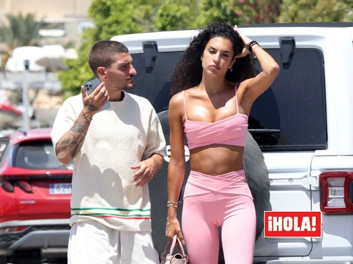 Imagen del futbolista Marco Verratti y su mujer en Ibiza 