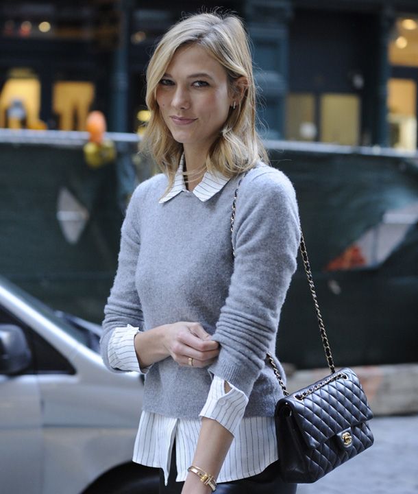 Karlie Kloss con bolso de Chanel