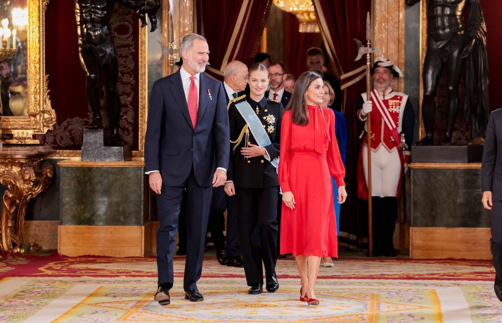 SS.MM. LOS REYES PRESIDEN LA RECEPCION OFICIAL POR EL DÍA DE LA HISPANIDAD