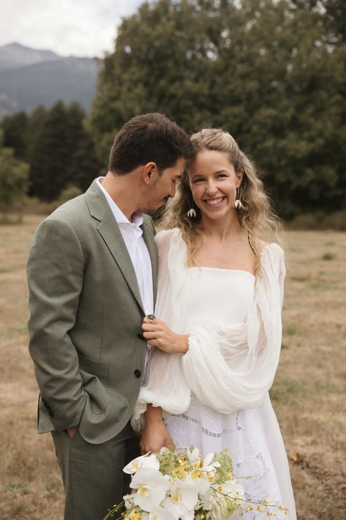 Lucía de Miguel en su boda con un vestido diseñador por ella misma