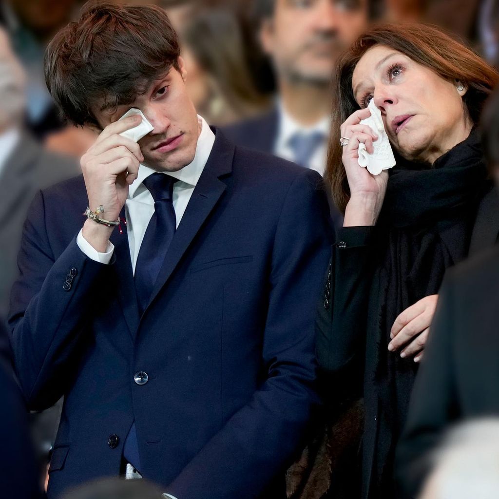 Hola 4137. Homenaje a Tapias. Nuria González e hijos. Florentino. Real Madrid.