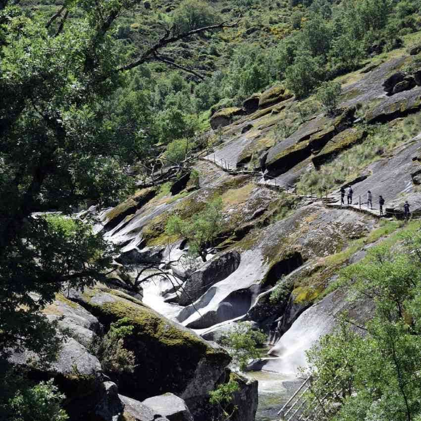 ruta senderista por la garganta de los infiernos caceres