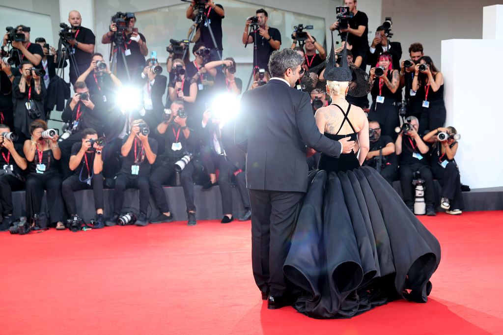 Lady Gaga y Michael Polansky en el estreno de Joker: Folie a Deux en el festival de cine de Venecia, septiembre de 2024