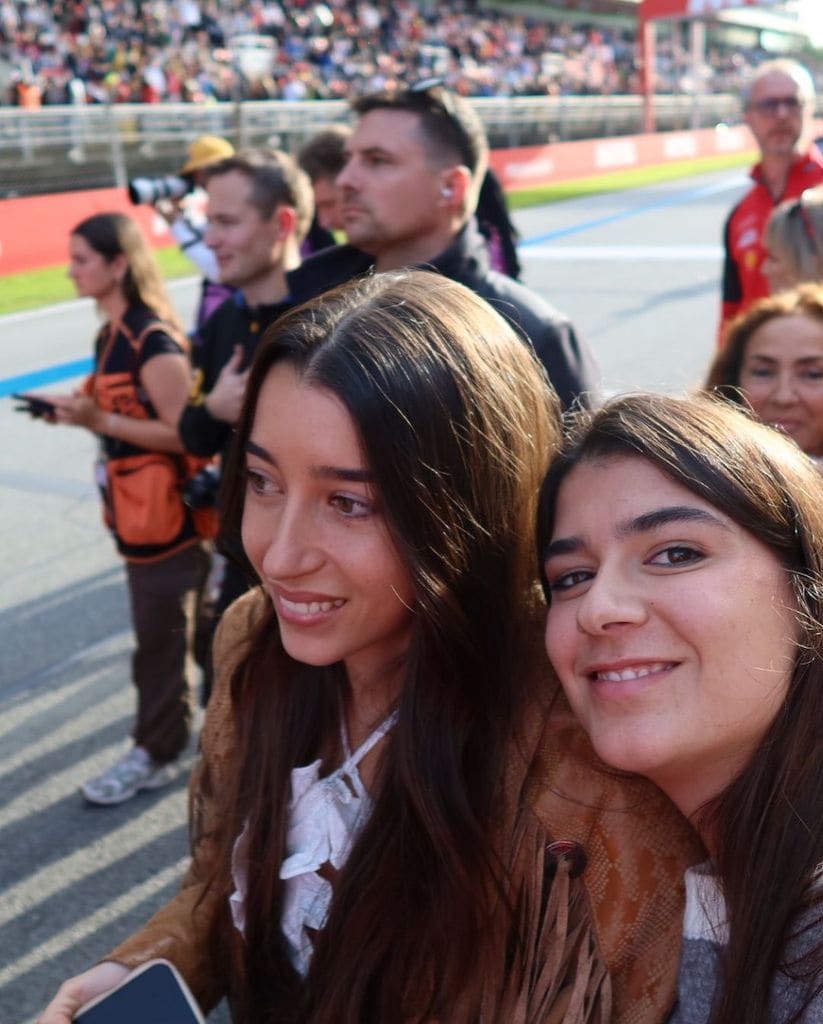 María Monfort Matutes y su hermana Lydia, en Montmeló