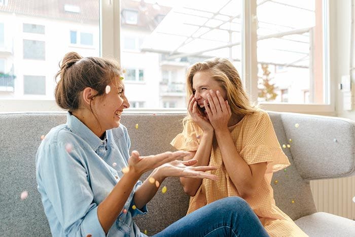 amigas riéndose