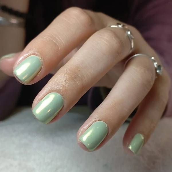 manicura eyeshadow verde