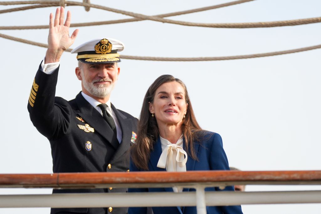 Los Reyes en la salida de Elcano