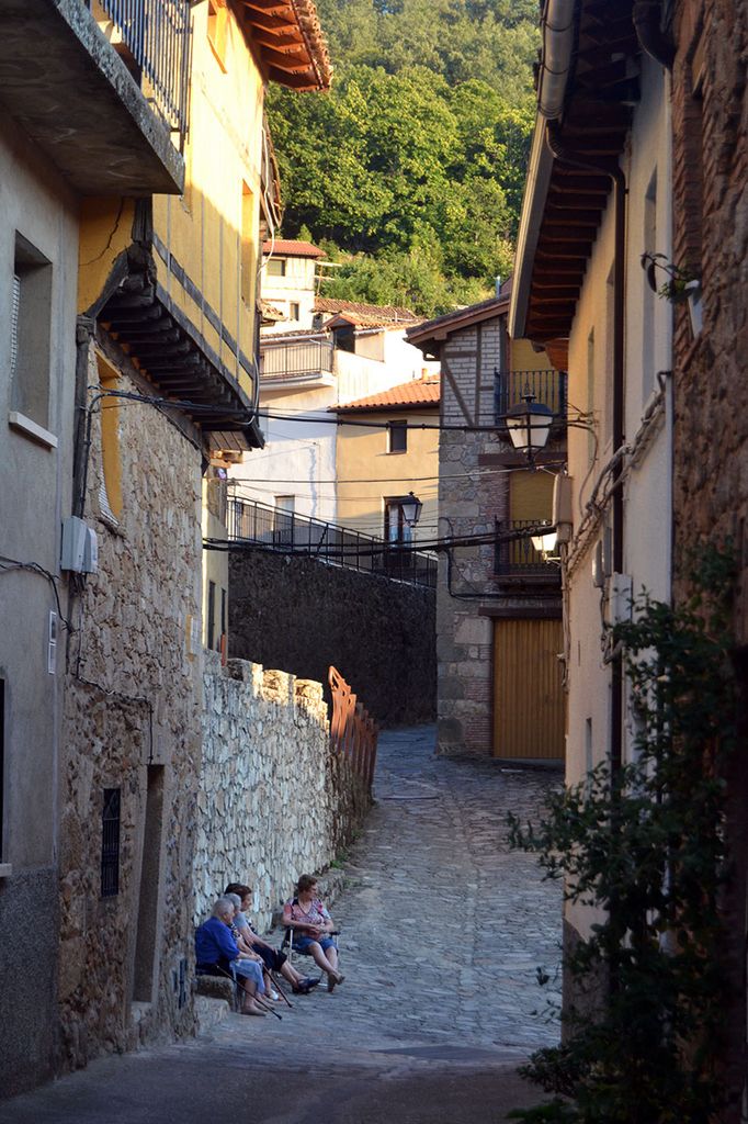 Vecinas de Guijo de Santa Bárbara