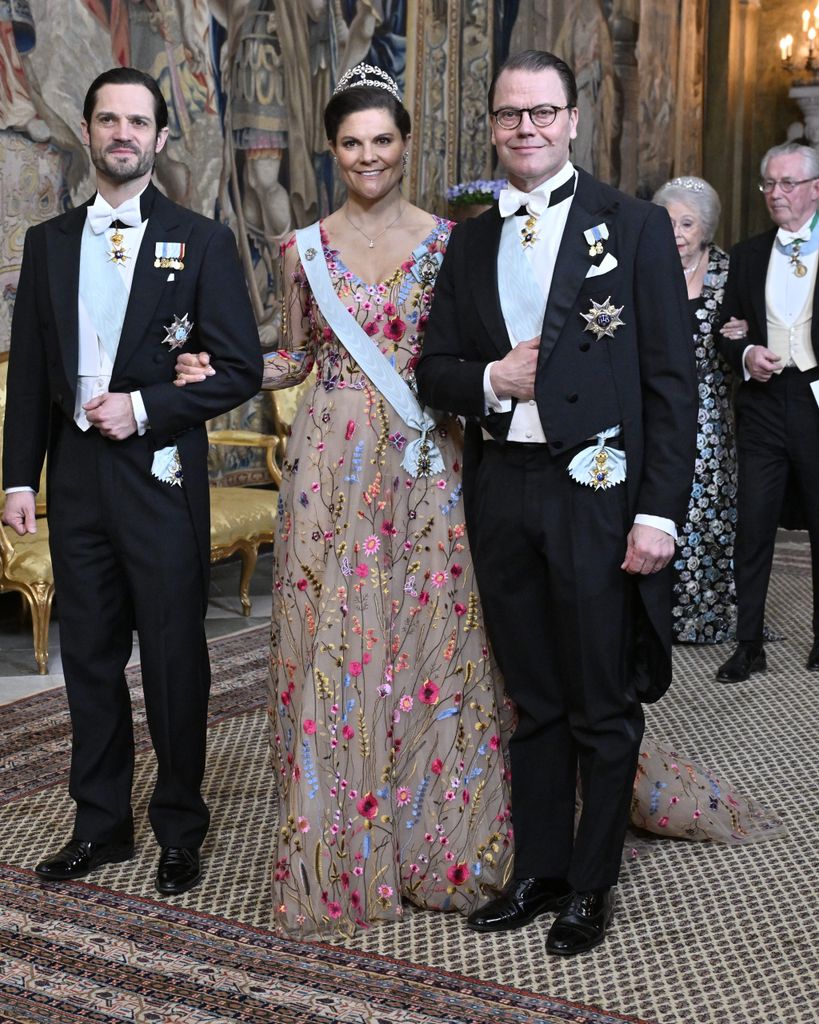 La princesa Victoria de Suecia con su marido Daniel y su hermano, el príncipe Carlos Felipe de Suecia